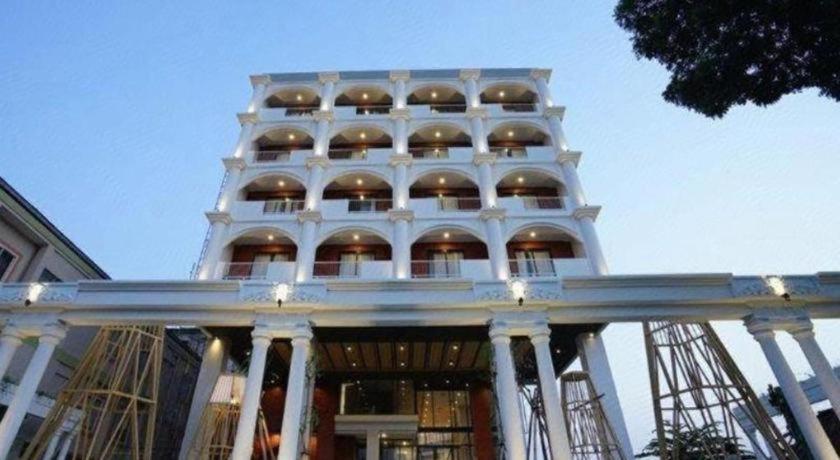 Patra Malioboro Hotel 3*